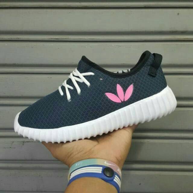 Sepatu adidas Yezzy sneakers casual navy pink