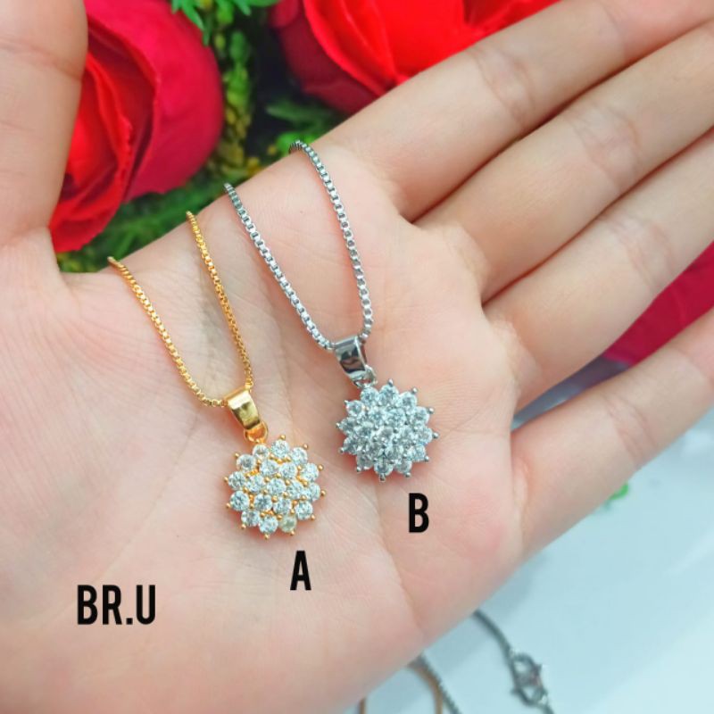 Perhiasan wanita Kalung Titanium liontin Full permata anti Karat lapis emas 22k