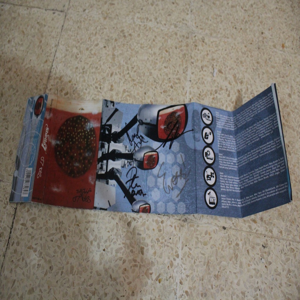 KASET TAPE PITA SHEILA ON 7 "07 DES" BERTANDA TANGAN (2000)