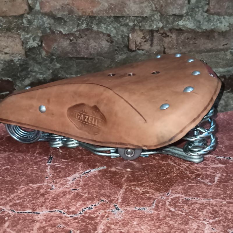 Sadel Sepeda Onthel Kuno Gaya Klasik Besi 3 Tingkat – Per Ulir Gelung BMX Lipat Minion