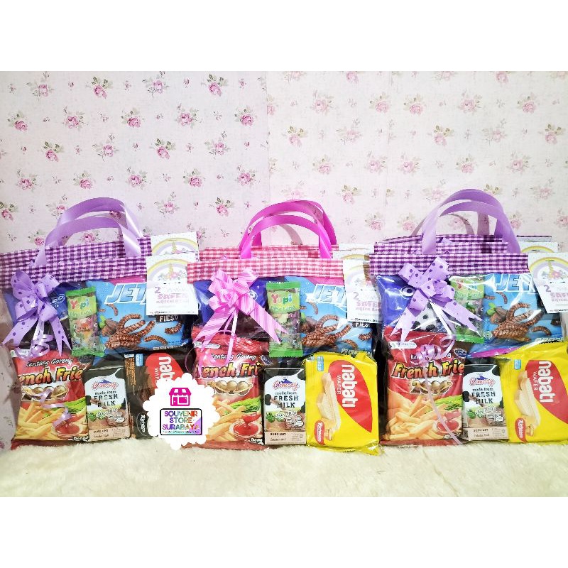 Bingkisan Ulang Tahun / Paket snack ultah/ Snack ulang tahun murah / Goodiebag snack / Paket ultah surabaya / hampers snack