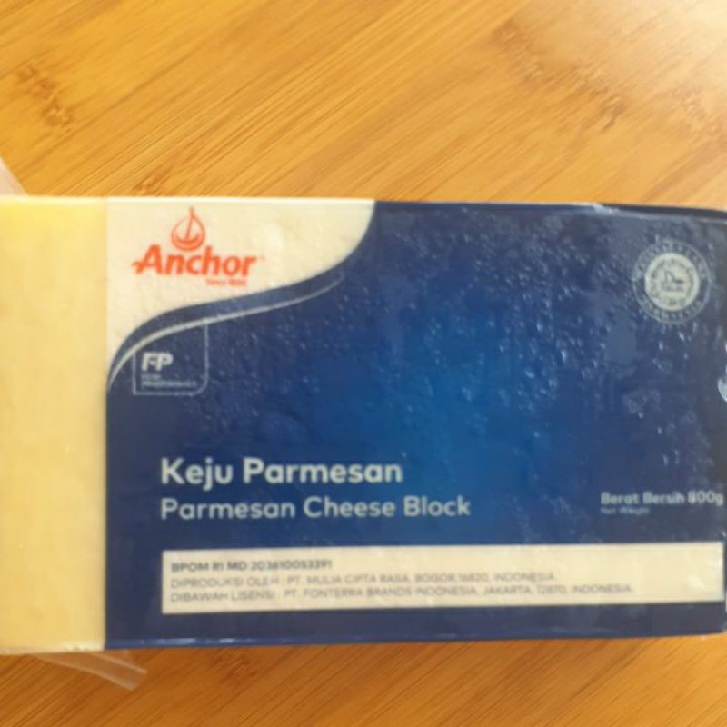 

parmesan anchor blok 800 gr. keju parmesan 800 gr