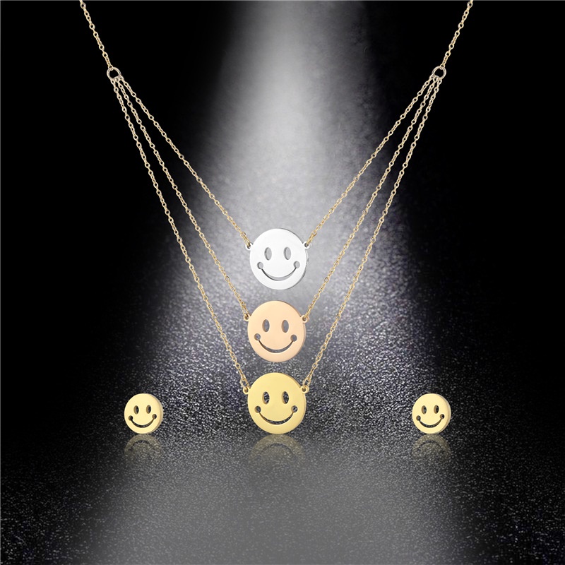 Musim panas baru wanita online populer merah lapisan yang sama Smiley set kalung titanium steel neck