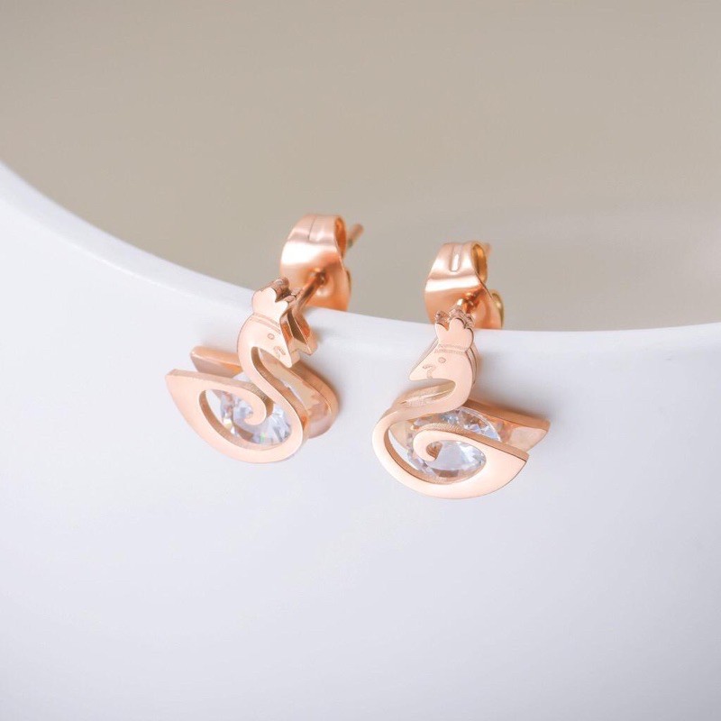 anting tusuk titanium wanita