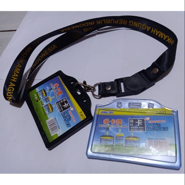

Name Tag Id Card Tempat Kartu karet Lanscape Plus Tali Id Card MAHKAMAH AGUNG R.I MA RI