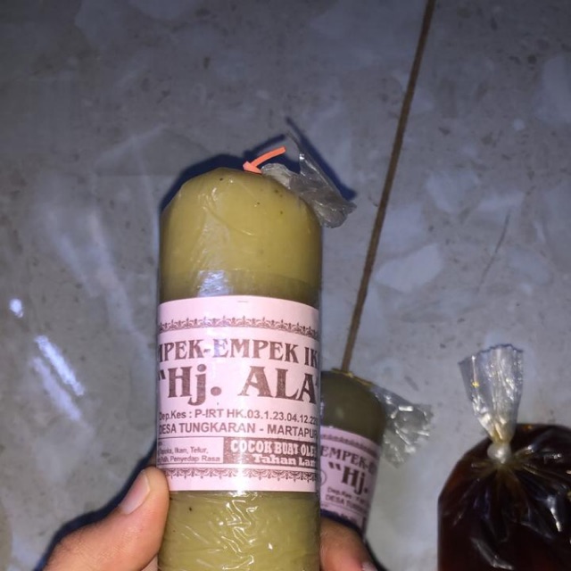 

Pempek kereng pangi