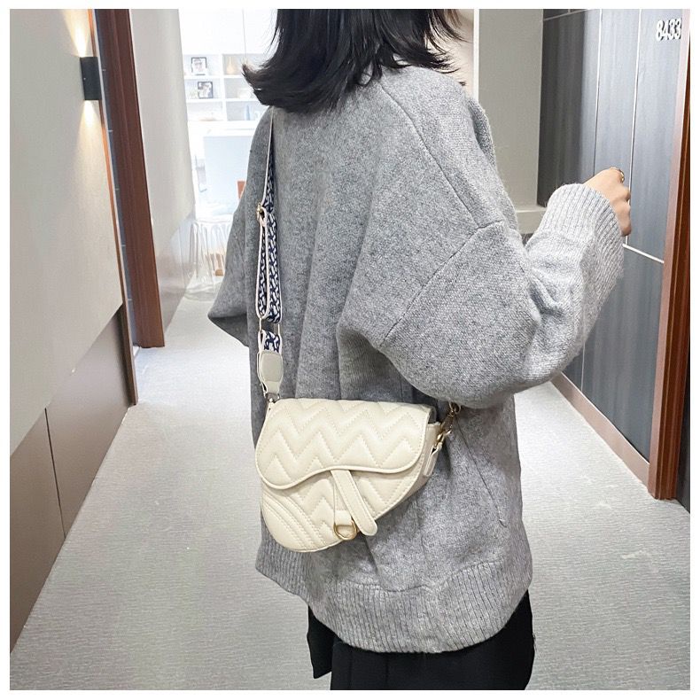 TAS SELEMPANG WANITA IMPORT KEKINIAN E5899 SLING BAG WANITA TAS FASHION IMPORT TERLARIS