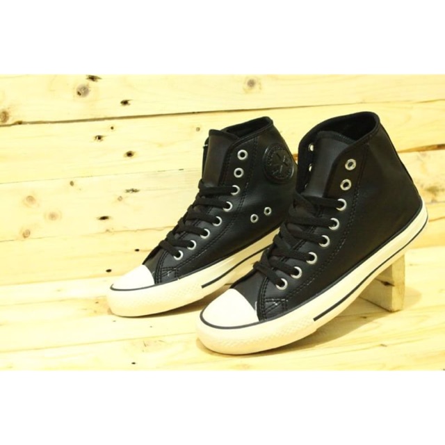 Sepatu converse kulit full black or list putih