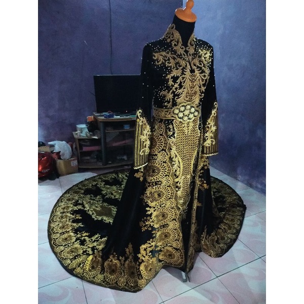 set kebaya bludru dan ekor/set kebaya bludru pengantin premium