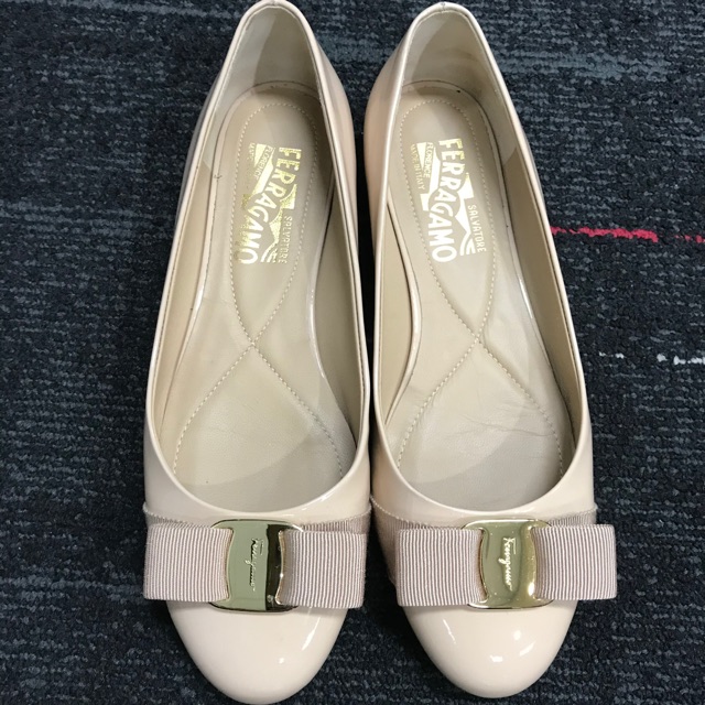 ferragamo flat shoes