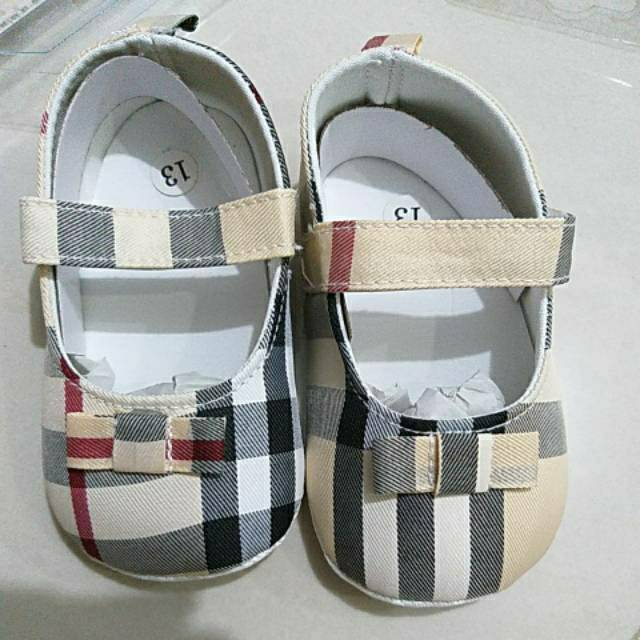 Sepatu prewalker baby girl 3m+