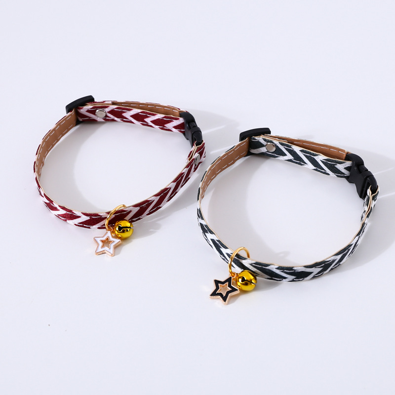 Kalung Leher Anjing / Kucing adjustable Bahan Kulit PU Motif Garis + Bintang + Lonceng