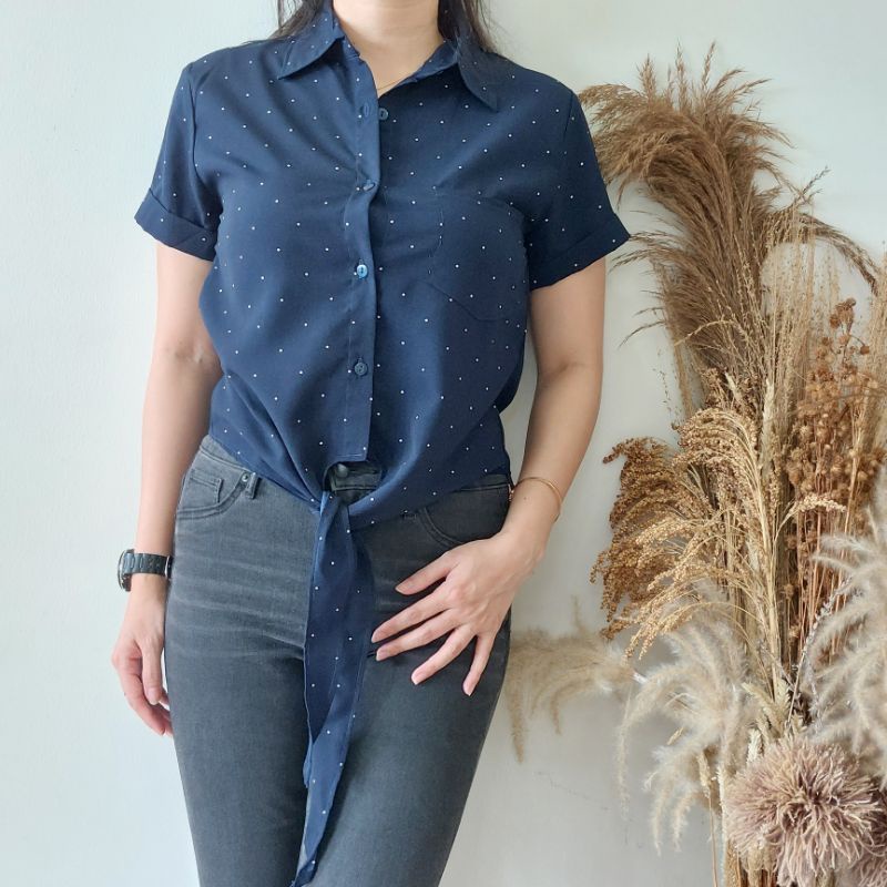 Pakaian Wanita - Blouse Motif Polkadot Bahan Wolfis