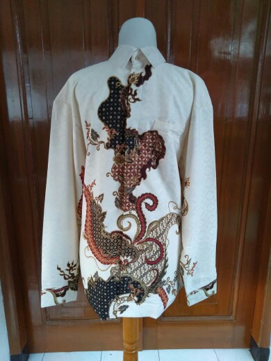 Baju Batik Semi Sutera Pria Kemeja Lengan Panjang Furring Dalam #batik #kemeja #semisutera
