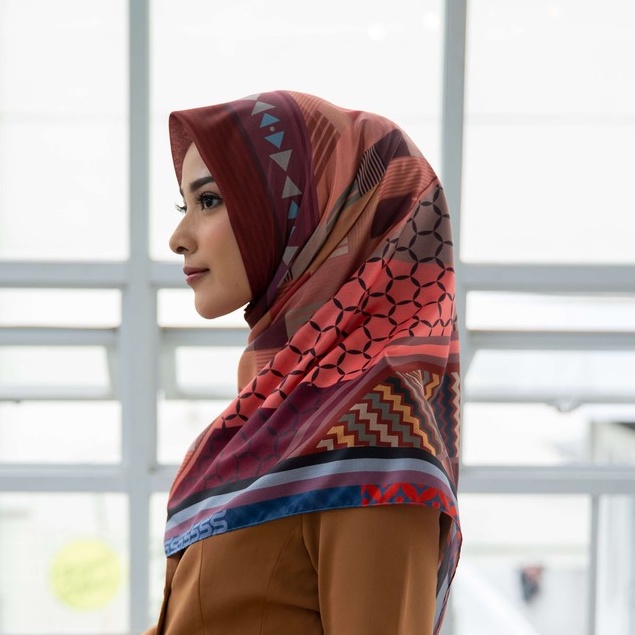 Hijab Segi Empat | Chemistry | Levelup | Levelscarves