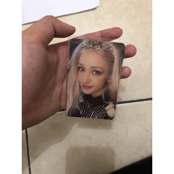 photocard pc somi crown booked