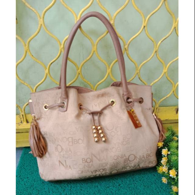 BONIA SERUT ORI (KANVAS)