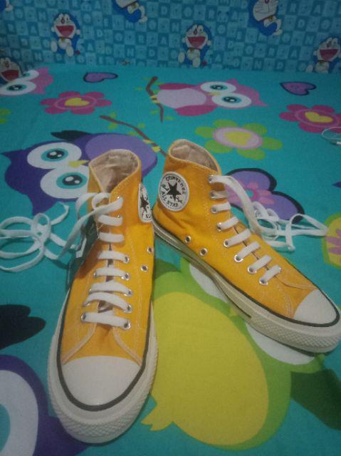 SEPA   TU CONVERSE CLASSIC KUNING TINGGI 70'S / MADE IN