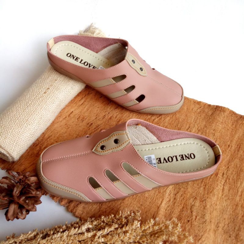 sandal tutong one love