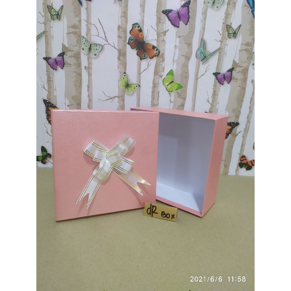 

Kotak Kado | Giftbox | Hampers | Kotak seserahan | Box Costume | Box Hantaran | Box Bunga|Papper Bag