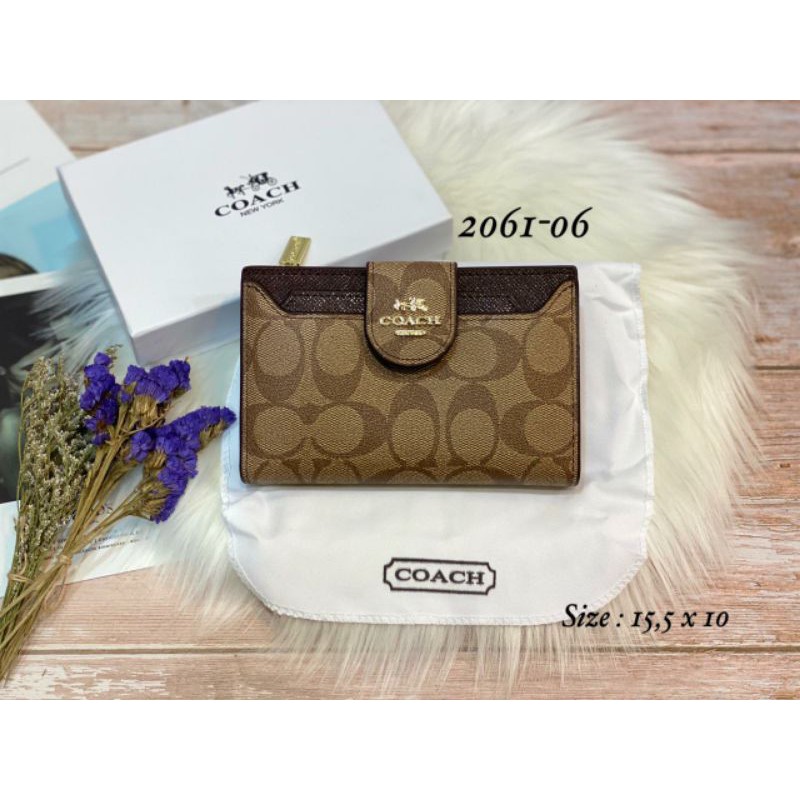 DOMPET FLIP Merek COACH SEDANG KODE 2061, Dompet Tangan wanita