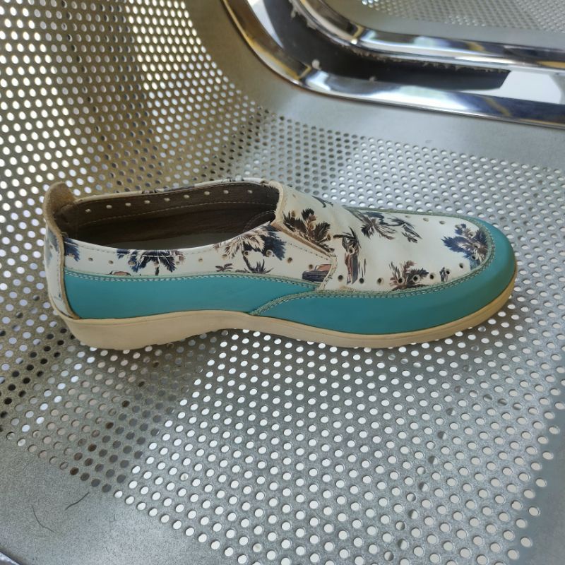 MANDIENS Sepatu Kulit Asli - Sepatu Wanita Motif Bunga Cantik - Sepatu Syantik