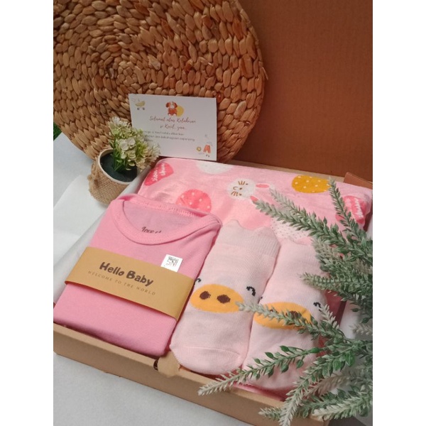 Hampers Selimut Premium | Kado Lahiran-HS-Standar Pink
