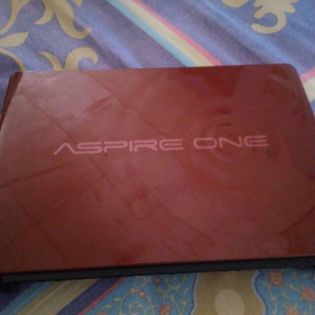 Acer aspire one