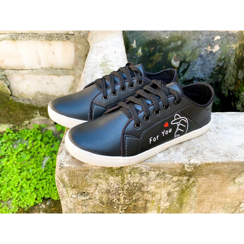 Sepatu Kets Sneakers For You Hitam