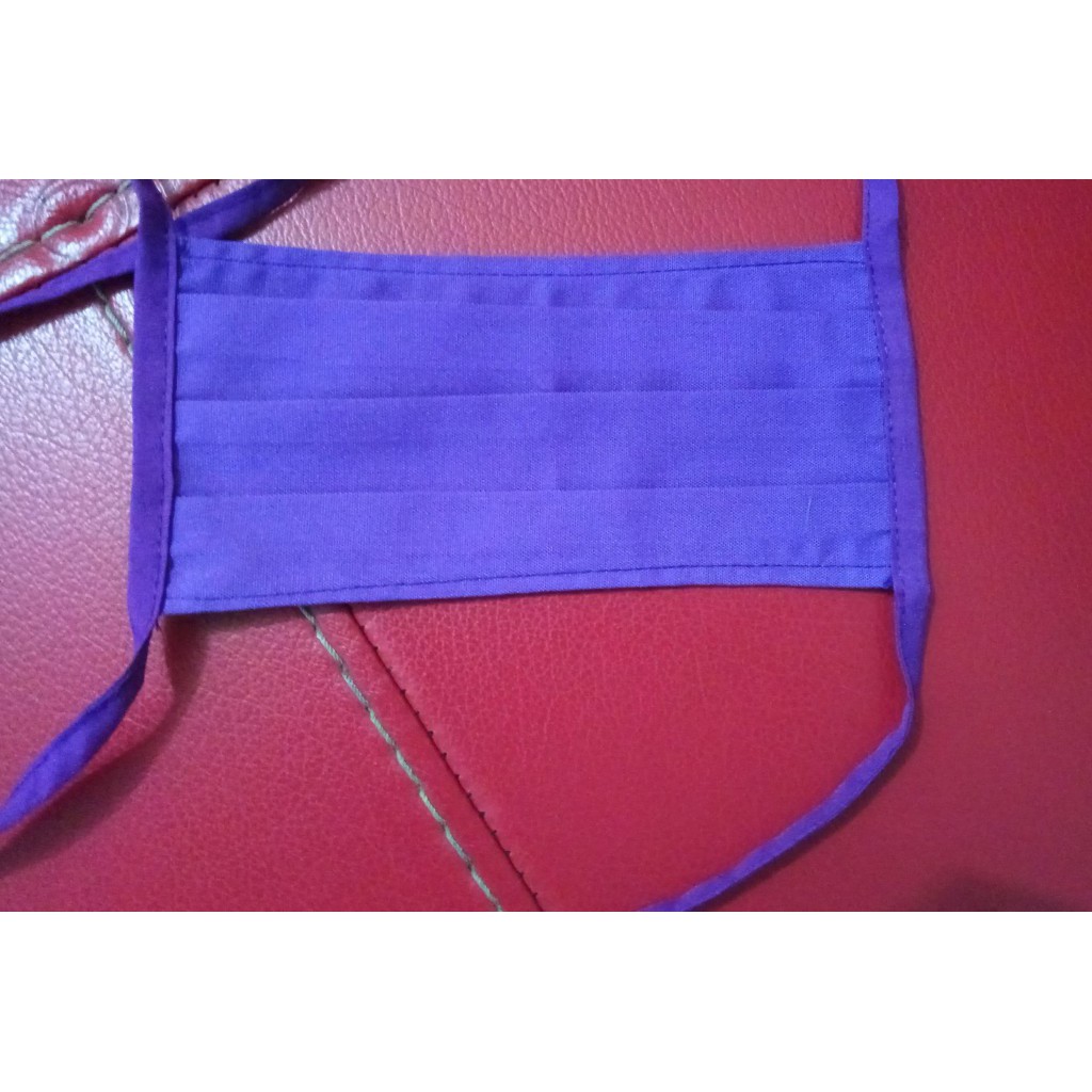 Masker Kain warna ungu tua