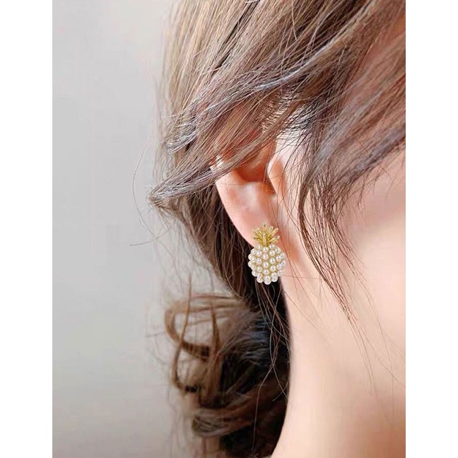 LRC Anting Tusuk Fashion Golden Pearl Pineapple Alloy Earrings A61816