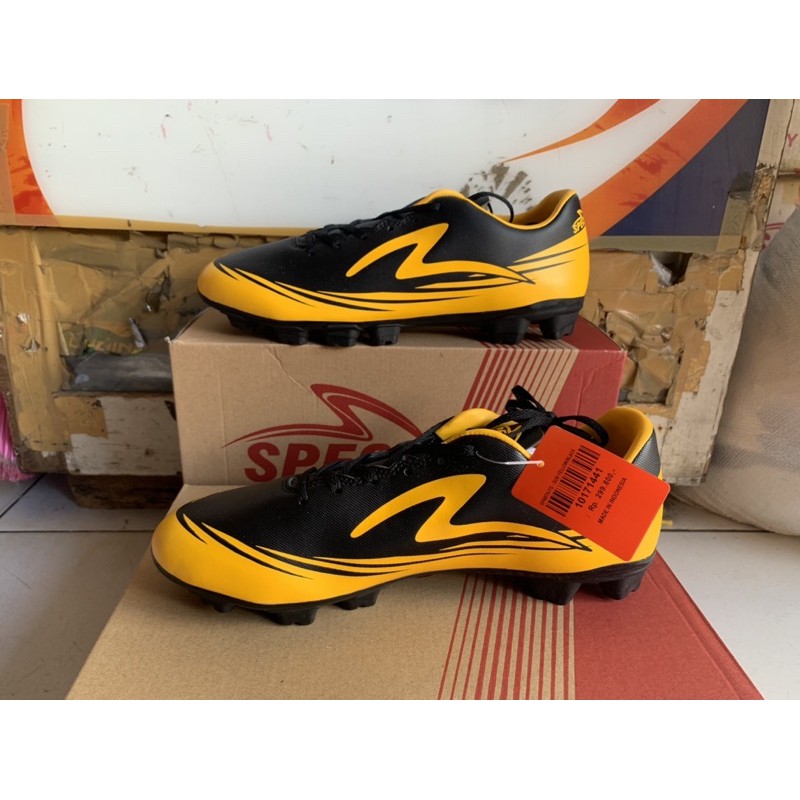 sepatu sepak bola specs sparta FG