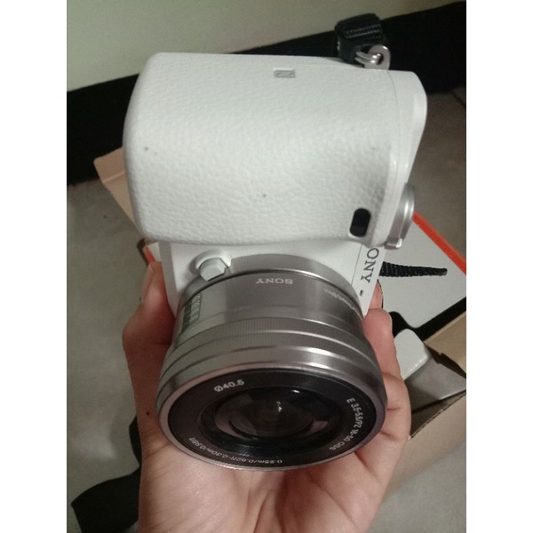 Mirrorless Sony a6000 second lensa kit