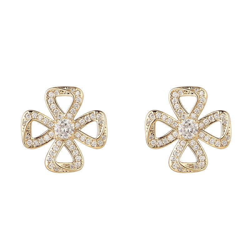 Anting Tusuk Lapis Emas 18k Desain Daun Clover Hias Berlian Imitasi Gaya Korea Untuk Wanita