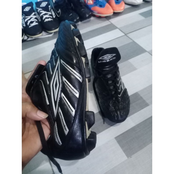 sepatu bola bekas second original