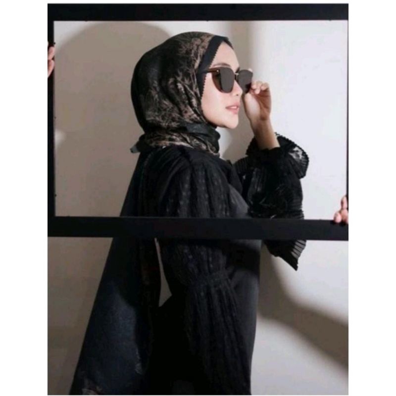 Diskon  Hijab Voal Segiempat Motif Akar Hitam Kerudung Segiempat Motif Jilbab Motif