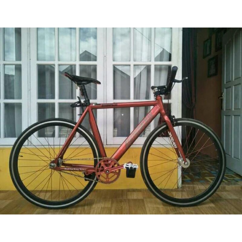 Sepeda fixie United soloist 79.