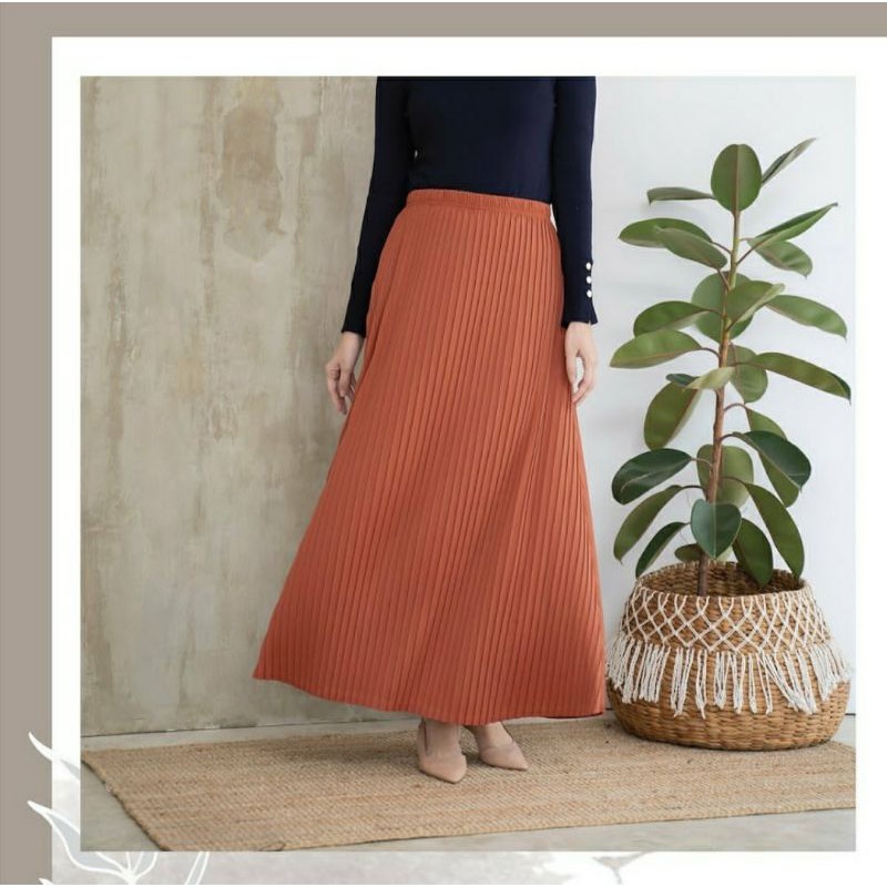 Umma Skirt in Deep Terracotta by Lights.Clo
