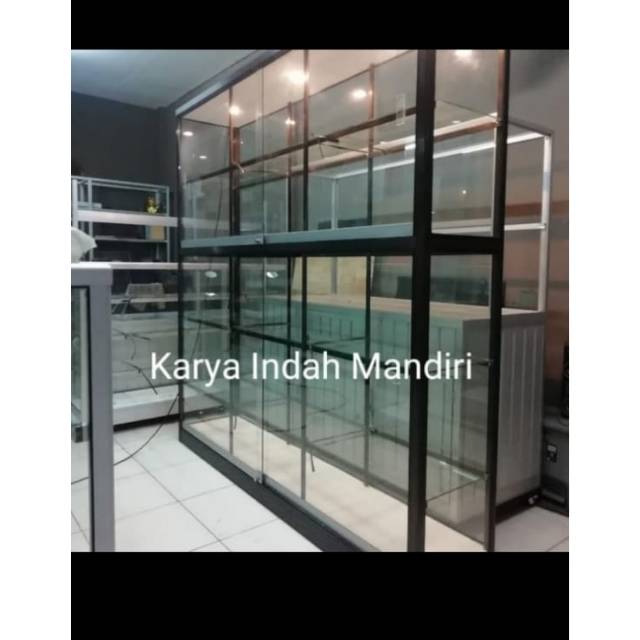 Lemari kaca lampu / etalase kaca / lemari display