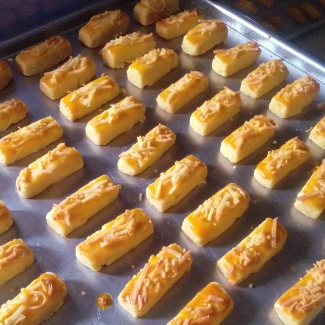 

Kue kering ambyar di mulut