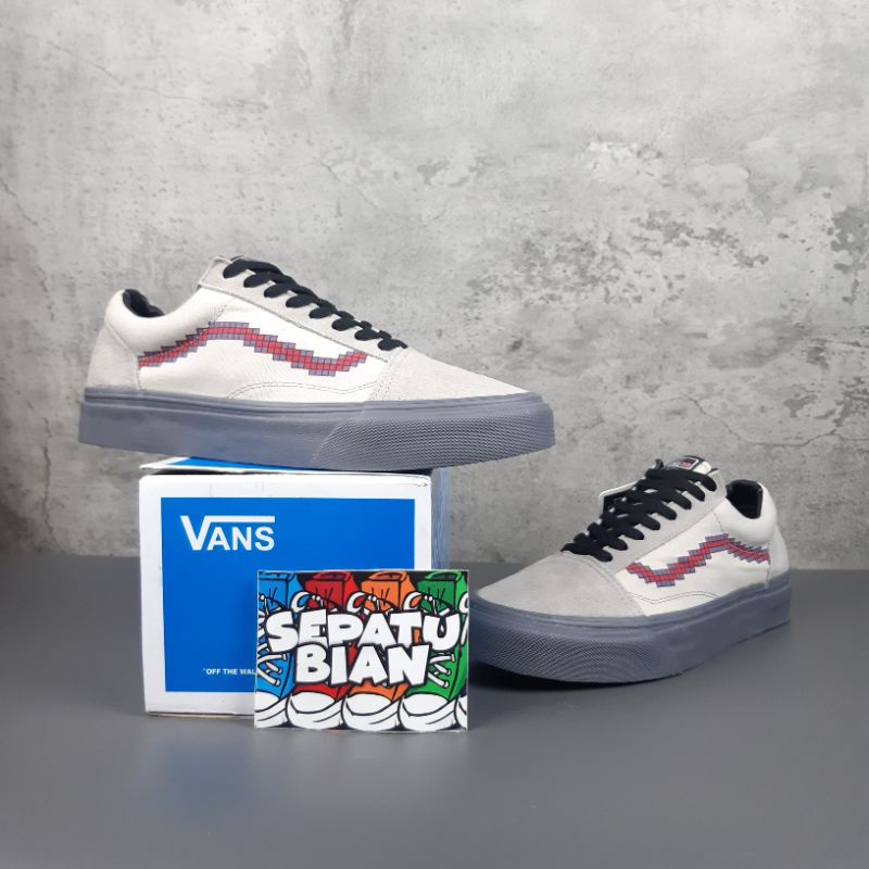 Sepatu Vans Oldskool Vault OG lx x Nintendo Game Console