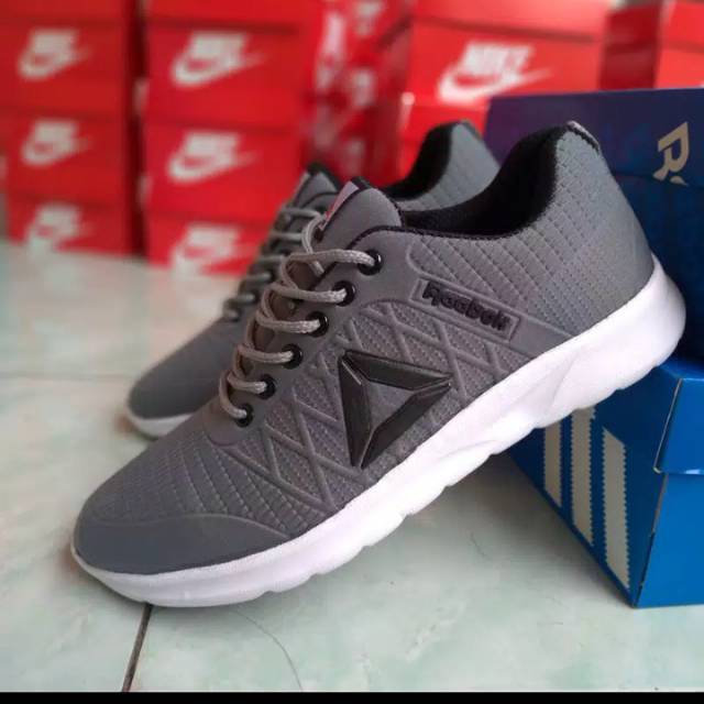 Reebok sneaker cassual