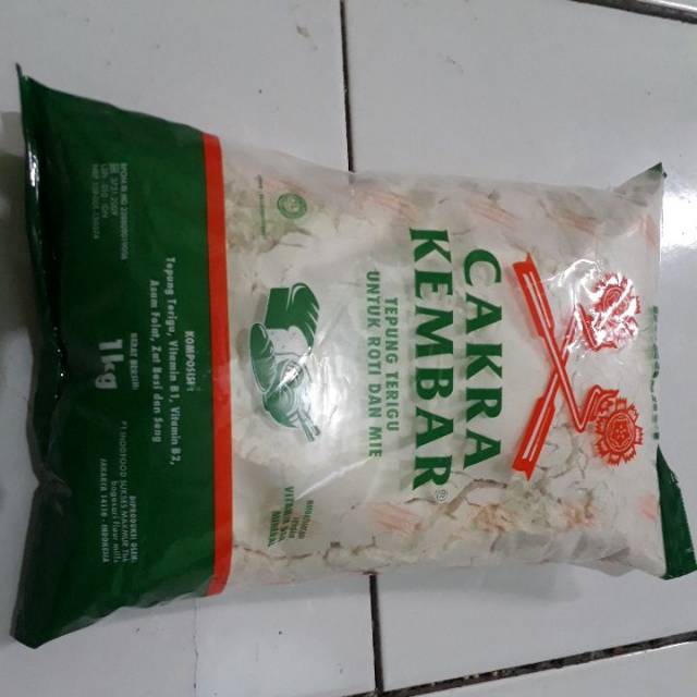 Tepung Terigu Cakra Kembar Ekonomis Premium Kemasan 1kg Bogasari