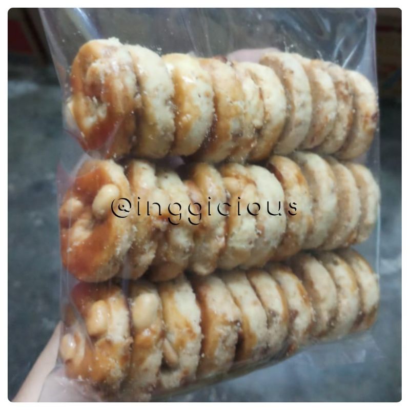 

Kue Kacang Kwitang premium - Kue kacang 220gr Kue kacang enak kucang Kue kacang premium kucang enak