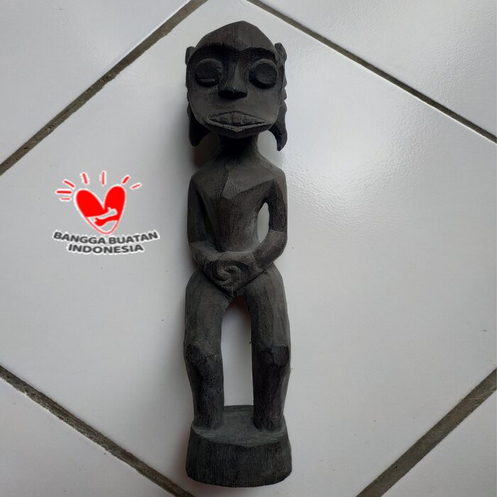Patung Ukir Kayu Ulin Khas Kalimantan Timur