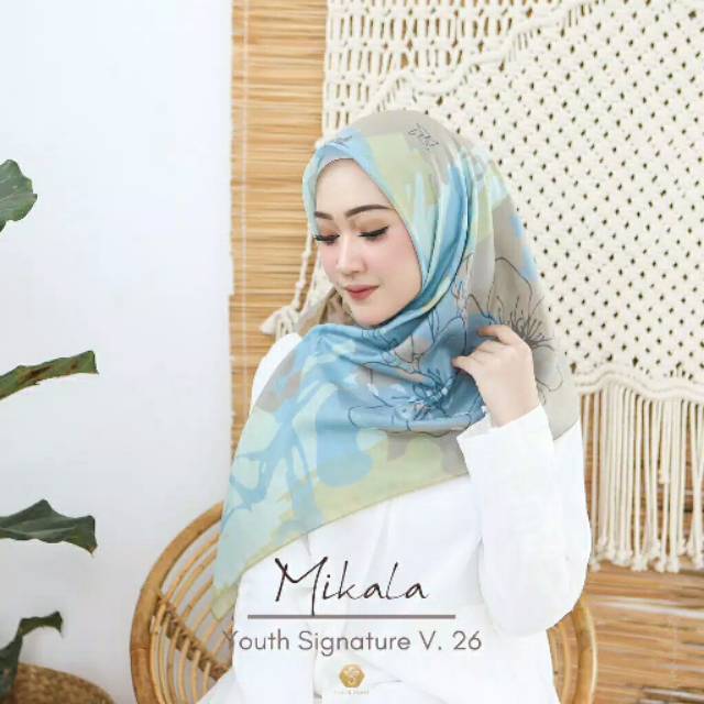 YOUTHSCARF SIGNATURE