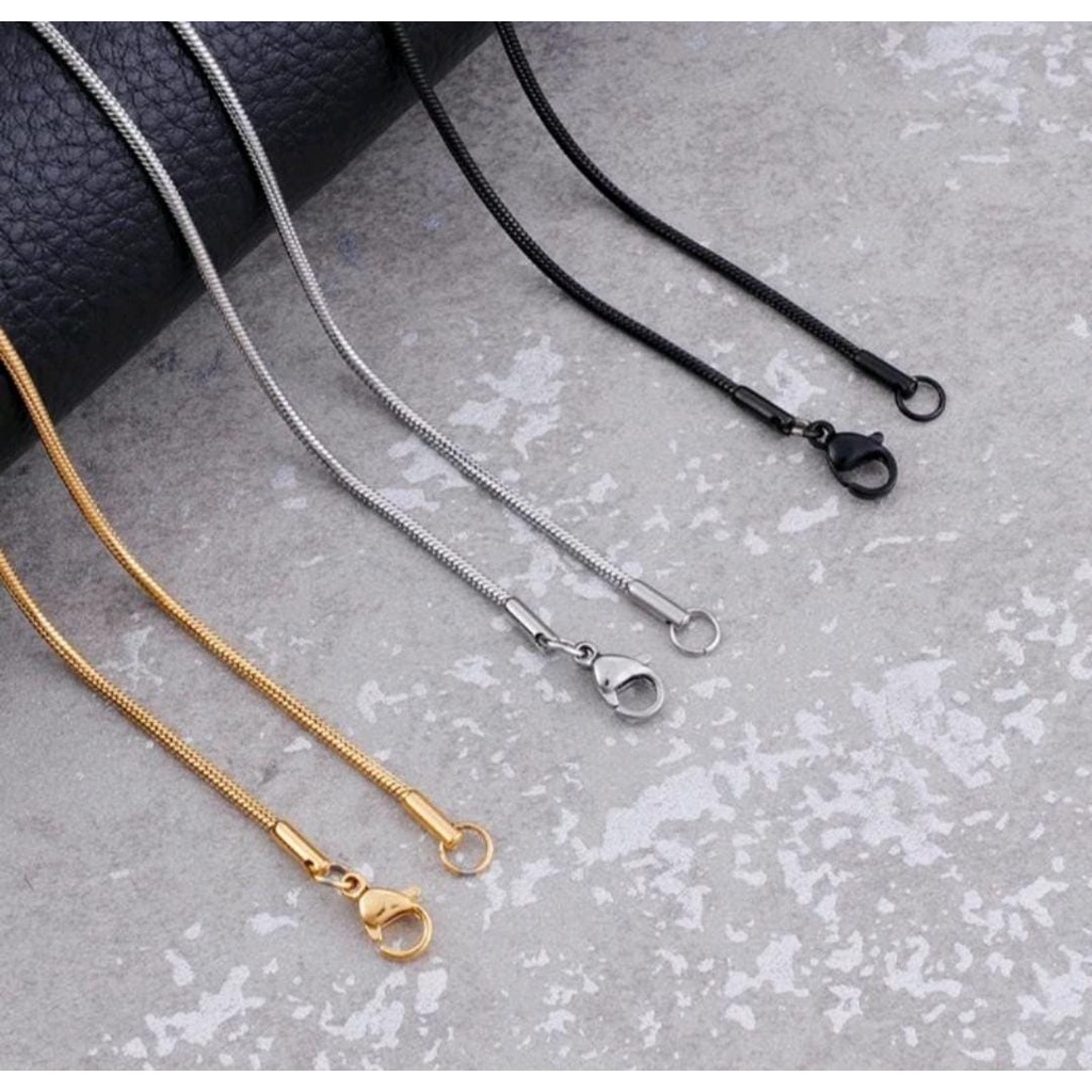 KALUNG TITANIUM PRIA DAN WANITA WARNA SILVER GOLD BLACK ANTI KARAT