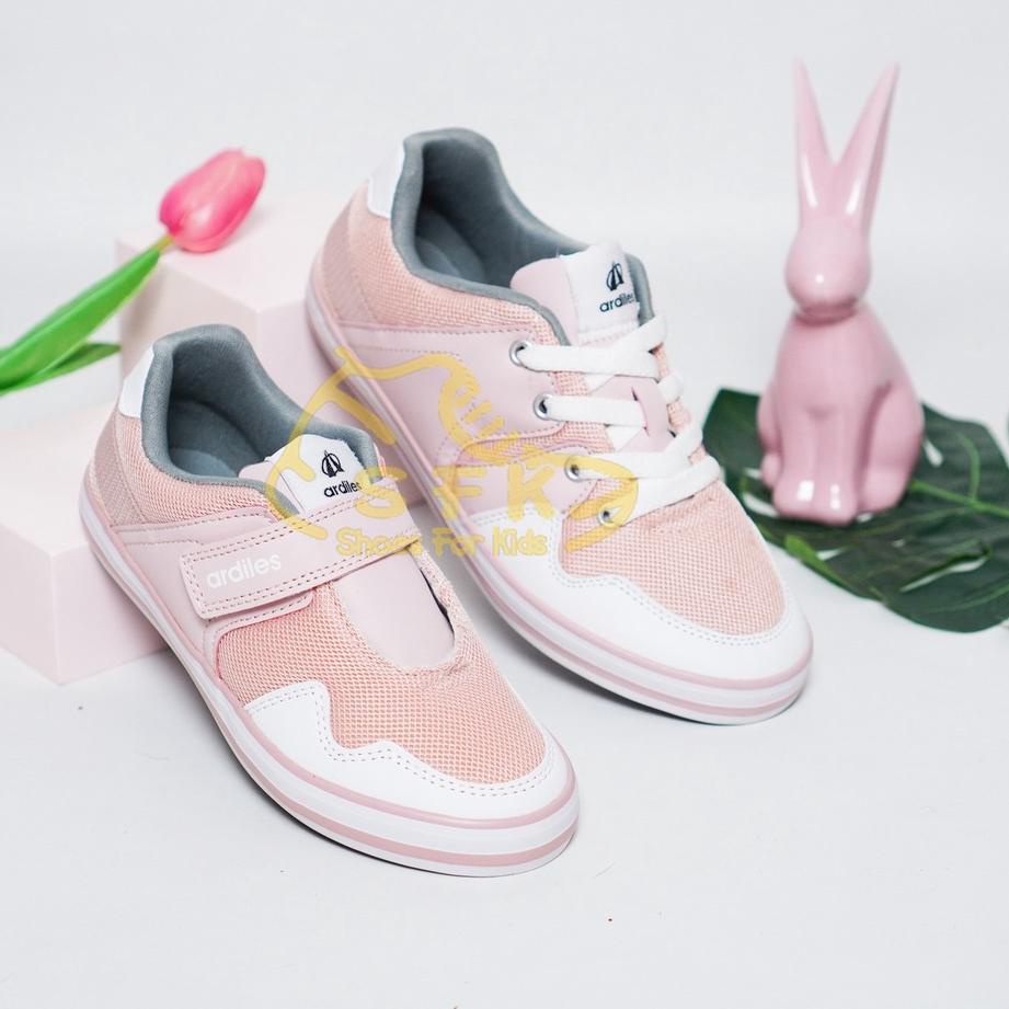 HARGA TERMURAAH.. SEPATU SEKOLAH ANAK PEREMPUAN SNEAKERS ARDILES DESALES // SEPATU SEKOLAH ANAK PERE