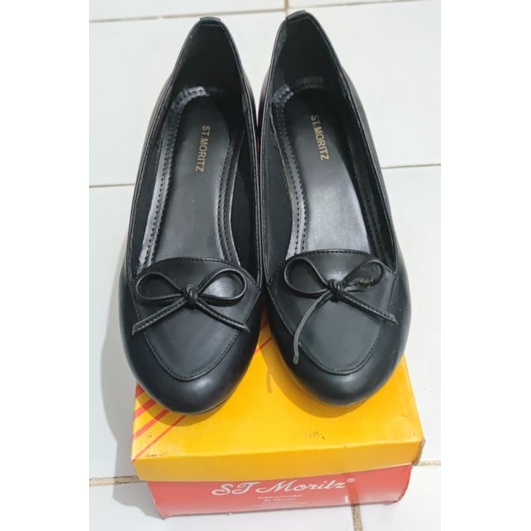Sepatu Pantofel hitam ST Moritz - Preloved
