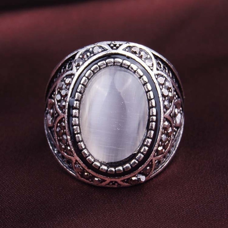 Cincin Batu Permata Mata Kucing Warna Emas / Silver Untuk Wanita